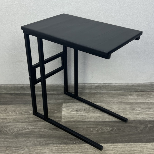 Стол прикроватный Loft со столешницей цвета черного оникса из массива сосны и черными металлическими ножками, 55x35x60 см