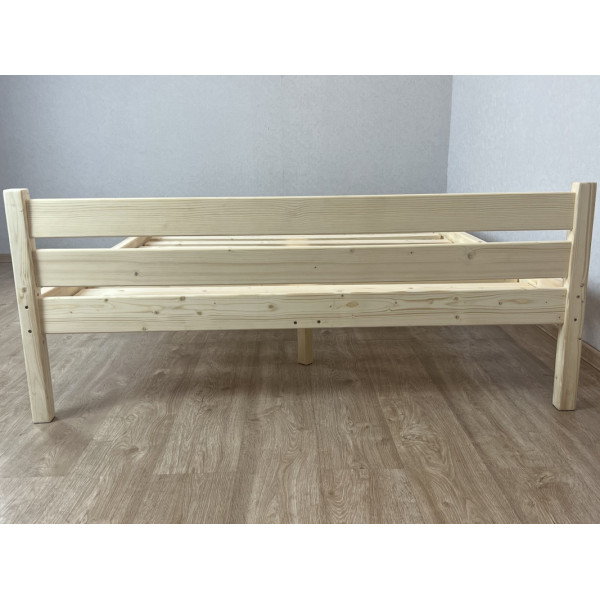 Кровать двуспальная Классика из массива сосны с реечным основанием, 200х150 см (габариты 210х160), лакированная