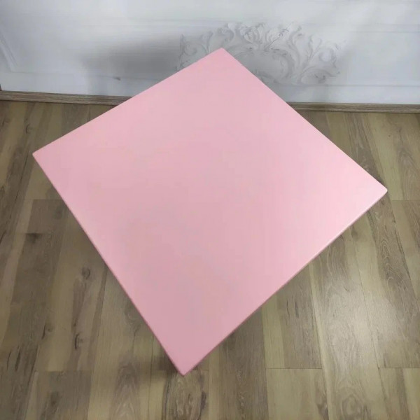 Стол журнальный Классика с квадратной столешницей из массива сосны 40 мм, 75х75х46 см, цвет розовый