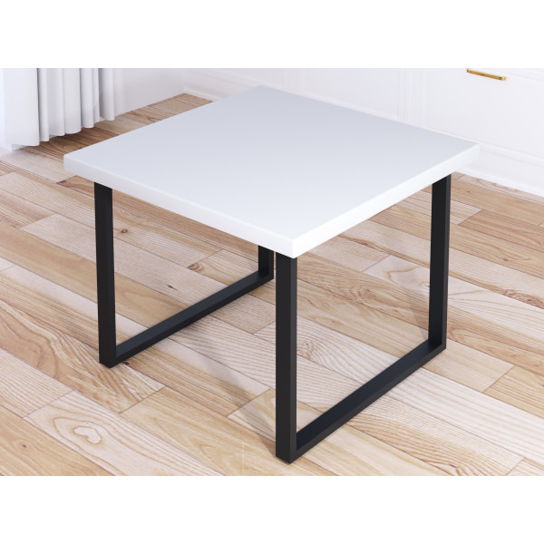 Стол журнальный Loft квадратный со столешницей белого цвета из массива сосны 40 мм и черными металлическими ножками, 60x60х50 см